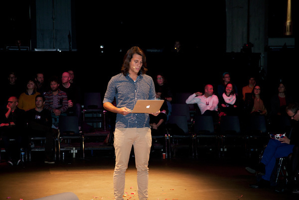 Lennart Pieters performing at the WdKA Redesigning Business Symposium